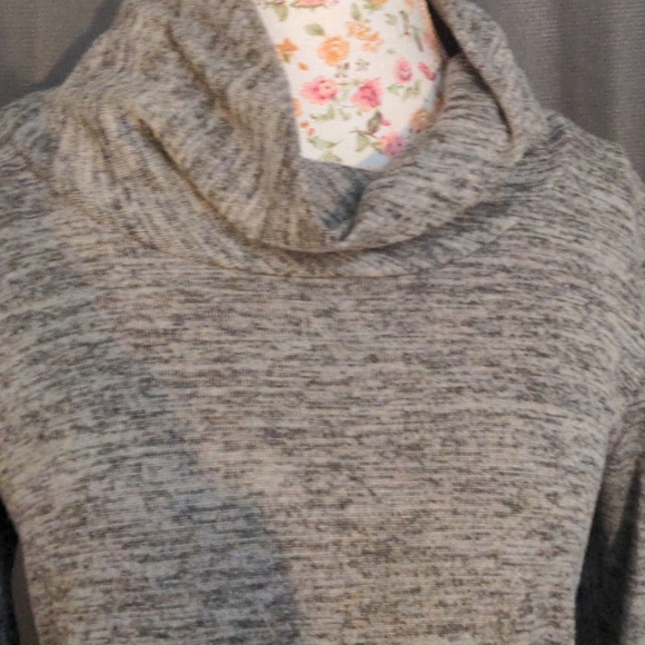 Cowl neck gray tunic! Perfect for layering ! - Picture 2 of 5